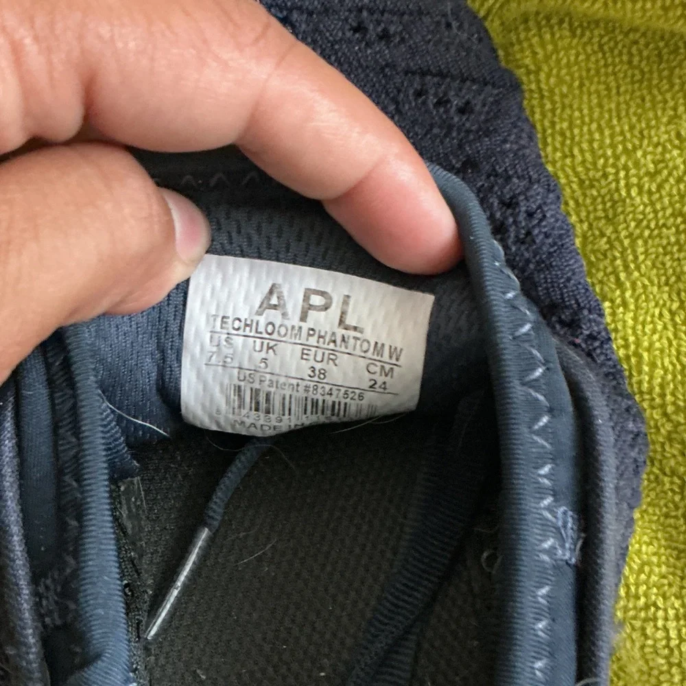 APL TechLoom Phantom Sneakers – Women’s Size 7.5 (Navy)